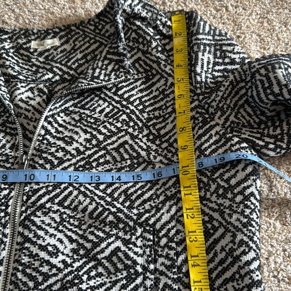 Tribal Black and White Patterned Jacket - Picture 8 of 9